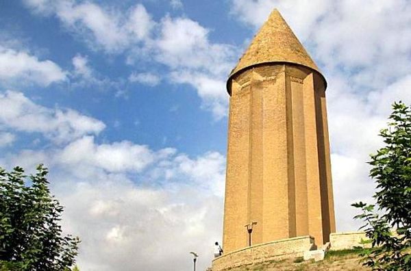 برج قابوس از سیلاب آسیب ندید