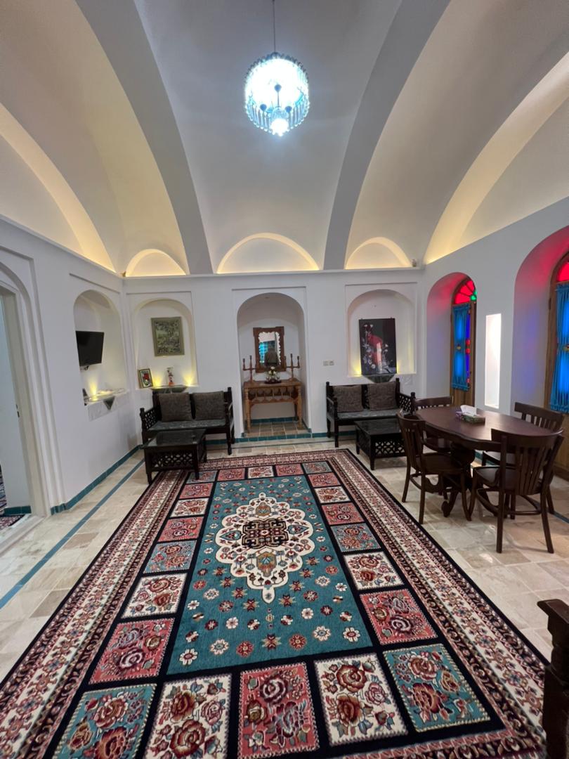 اقامتگاه سنتی خاطره کاشان