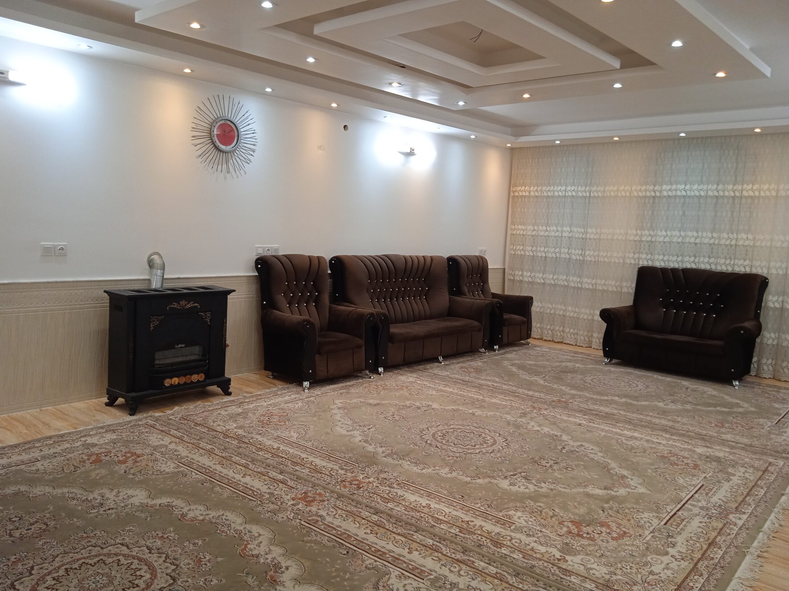 اجاره خانه حیاط دار با امکانات رفاهی کامل در کاشان